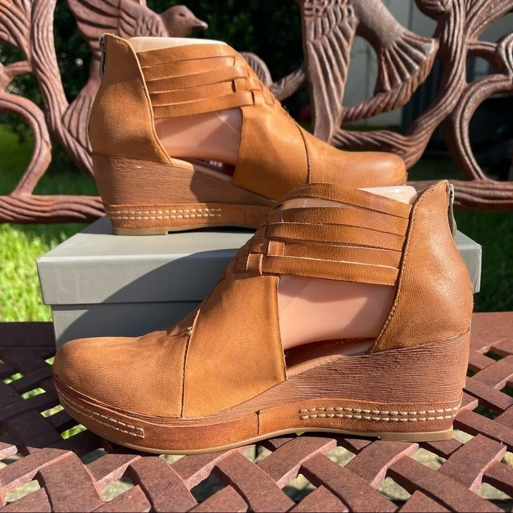 NWT Antelope N03 tamra woven leather wedge round toe closed toe pump